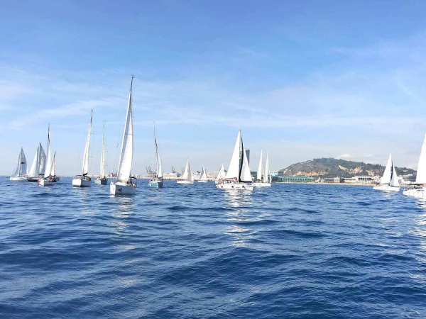 Corporate nautical team building on a sailboat in Barcelona