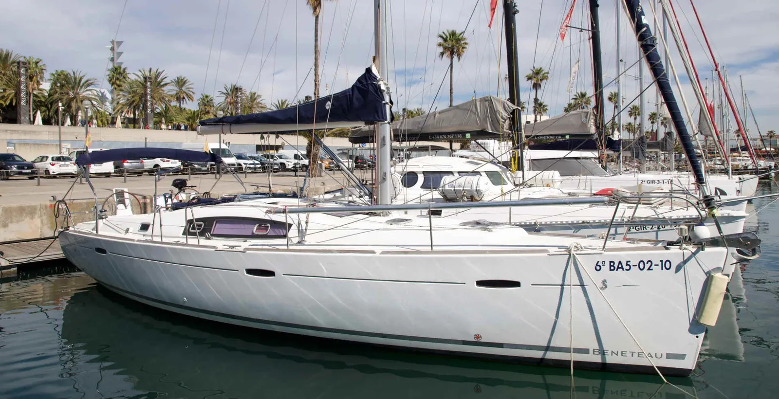 Private hourly boat charter in Barcelona - flexible hire by the hour from Port Olímpic