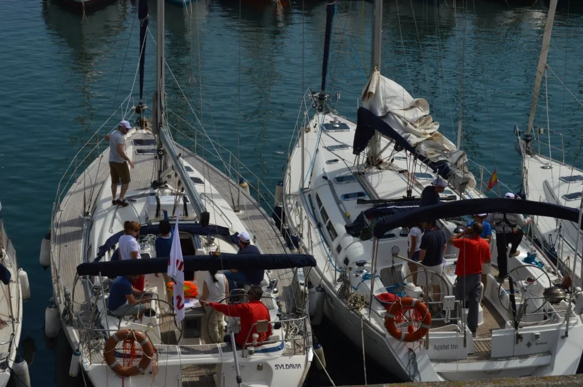 Corporate team building on a sailboat in Barcelona – nautical event at Port Olímpic