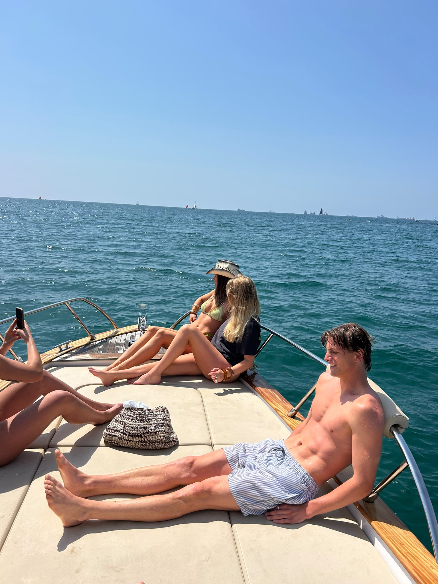 Alquiler de barco pequeño en Barcelona - vista desde a bordo